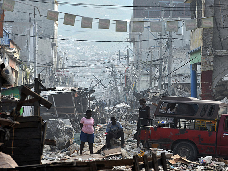 A street completed leveled by the tremors