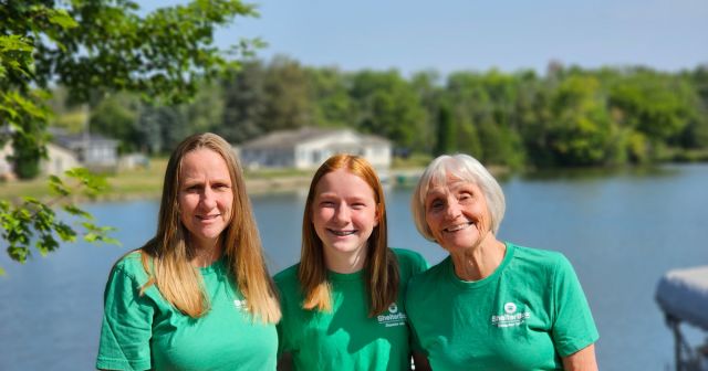 Wisconsin women hike Yosemite for disaster relief.